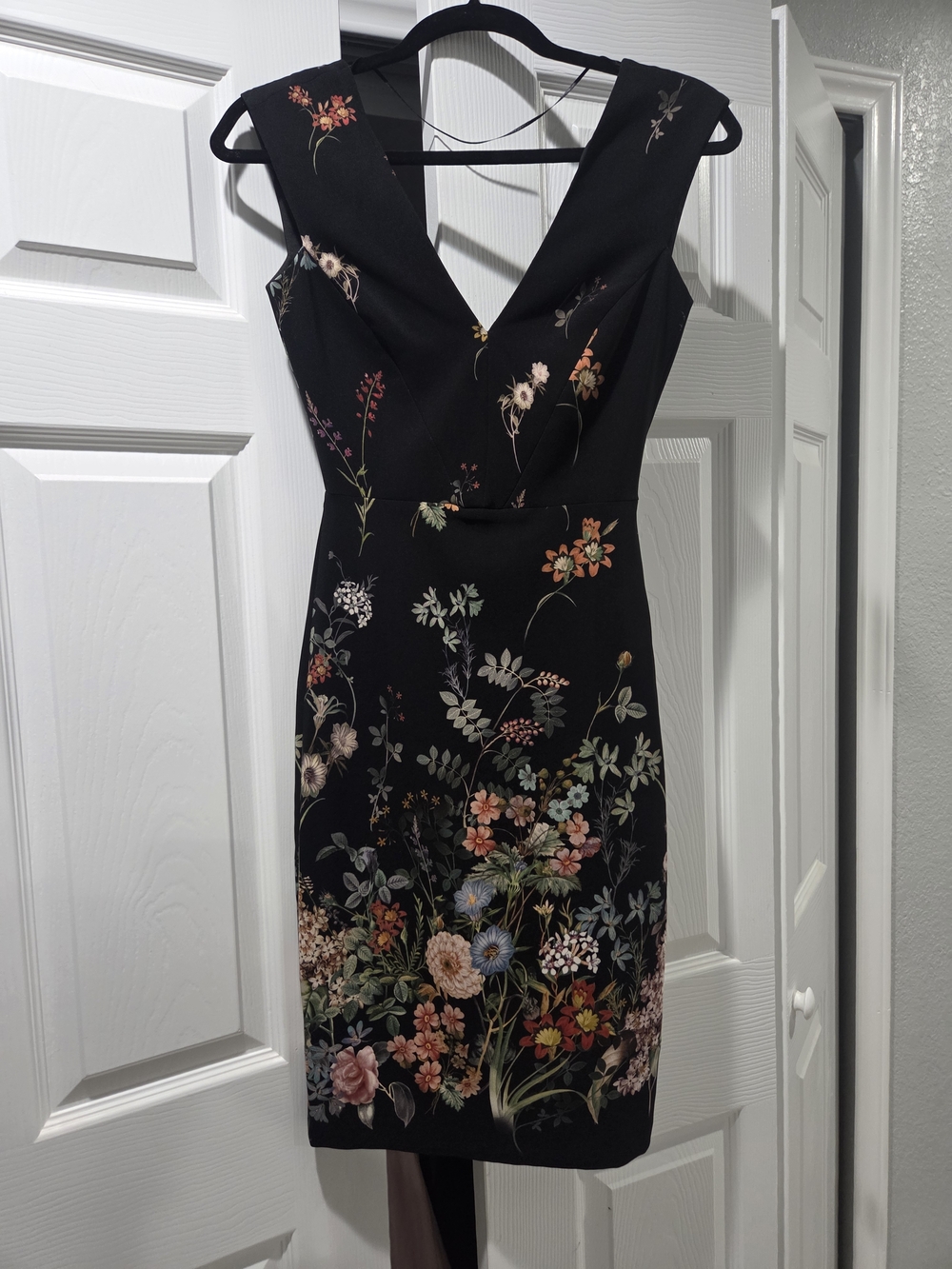 Zara Black Floral V-Neck Sleeveless Mini Dress Size XS